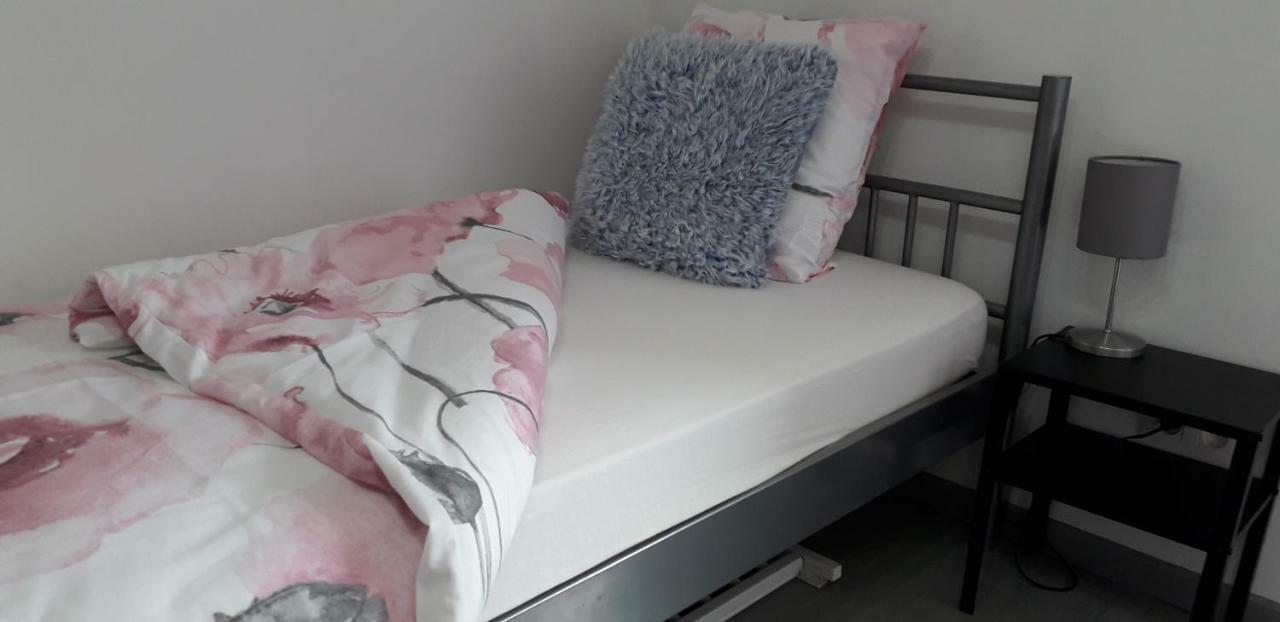 Au Chant Des Roches - Parking - Wifi - Terrasse - Chambres Familiales - Серфонтен Экстерьер фото
